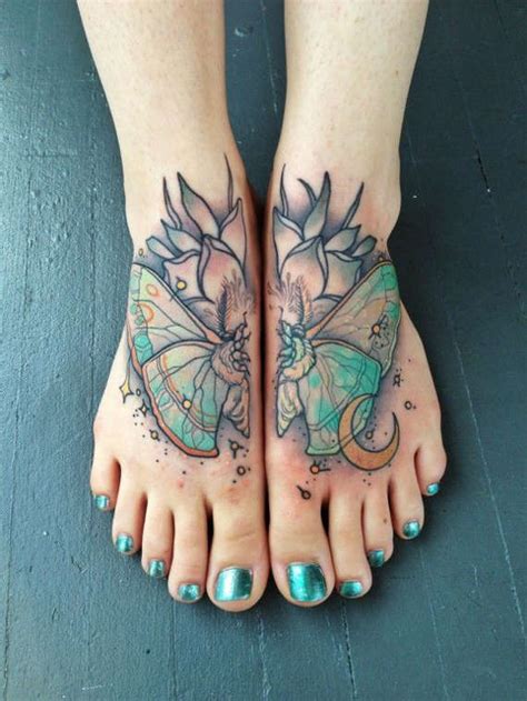 It's a flirty and fancy take on a traditional compass, only depicting the most upward direction of these matching sister tattoos show that these girls' hearts beat for eachother. 30 Cute Foot Tattoo Ideas for Girls - Pretty Designs
