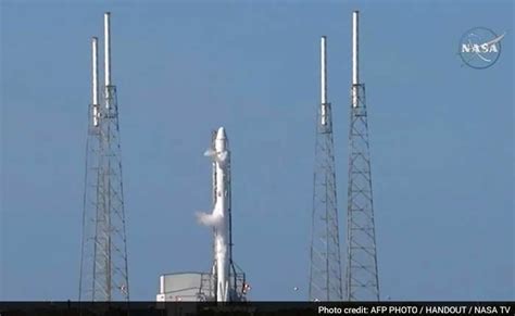 Spacex Falcon Rocket Explodes Minutes After Liftoff