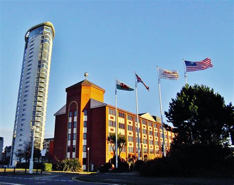 Meridian Tower And Marriott Hotel Swansea Paula J James Flickr