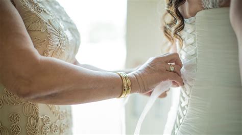 Bride Explains Why She Uninvited Her Mom To Her Wedding At The Last Minute