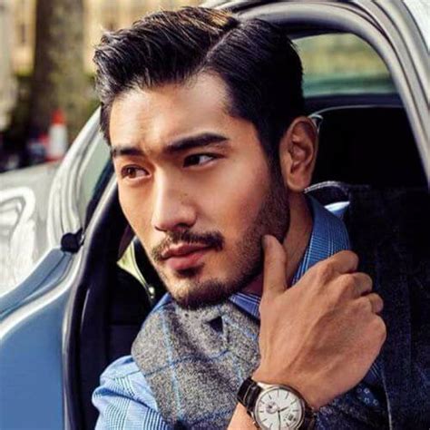 The quiff started off as a hybrid of two distinct hairstyles, the pompadour, and 1950s apartment shirt. 30 Korean Hairstyles for an Alluring Look | MenHairstylist.com