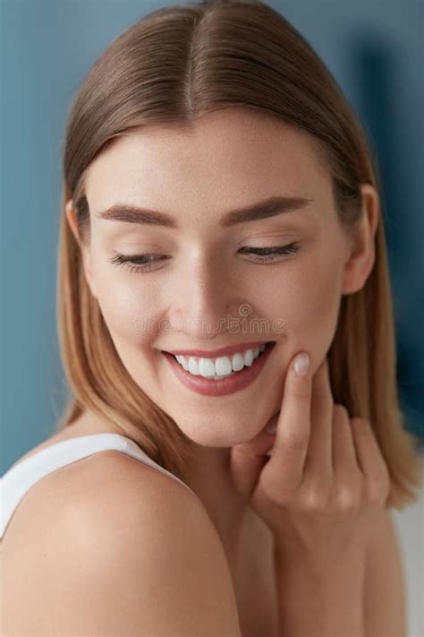 Beauty Portrait Of Smiling Woman With White Teeth Smile Stock Image Image Of Facial Girl