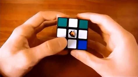 Tutoriel Résoudre Le Rubiks Cube Solution Complète Pour Débutants