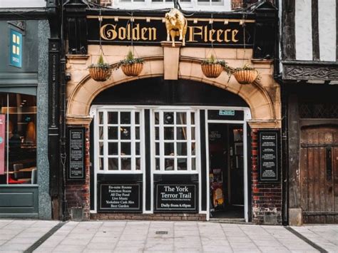 10 Unique, Quirky & Haunted Places To Eat In York (2022)!