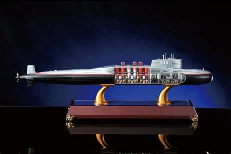 1200 Scale Die Cast Ballistic Missile Submarine Model Nuclear Powered