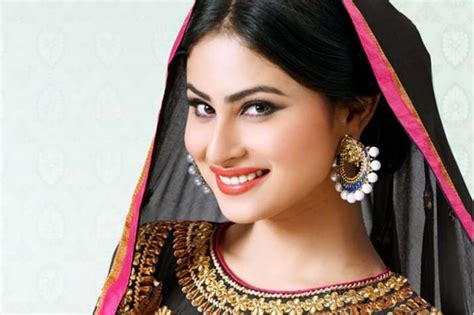 Heres How Naagin Actress Mouni Roy Defined A Perfect Woman Tv News
