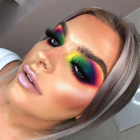 The Rainbow Eyeshadow Is The Prettiest Makeup Trend This Spring
