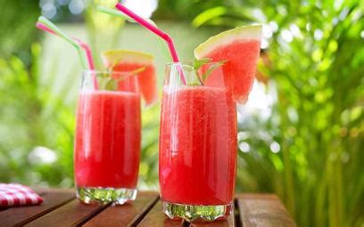Karena mudah didapatkan, harga semangka ini menjadi cukup terjangkau. Rutin Minum Jus Semangka Baik Untuk Kesehatan Kantung ...