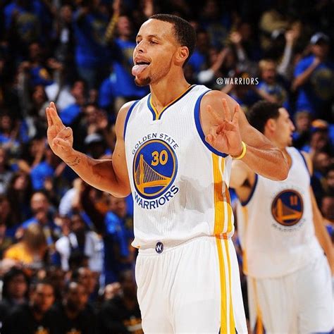 Congrats Stephen Curry On Hitting Career Threes Curry Becomes