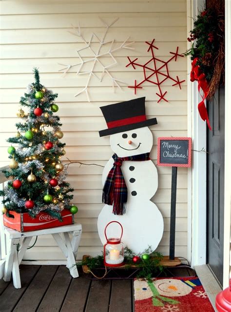 Snowman crafts, activities, ideas, and printables for kids. DIY Painted Wood Snowman