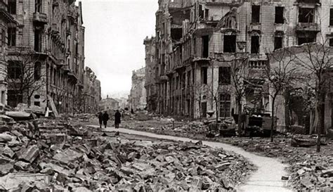 The Destruction And Rebuilding Of Warsaw La Progressive