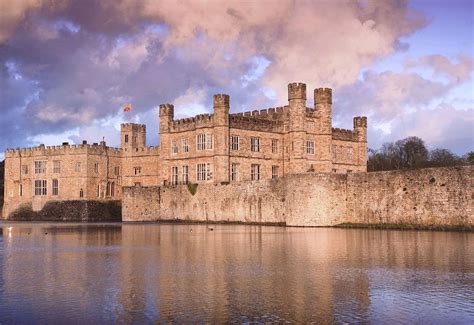Лидс юнайтед | leeds united. Leeds Castle near Maidstone grounds and gardens set to reopen