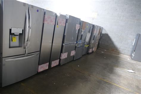 880 Liquidation Half Truckload Of 25 Scratch Dent Kitchen And