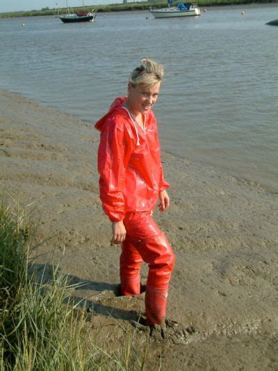 pin von jan modder auf wet and mud regenkleidung regenbekleidung gummistiefel