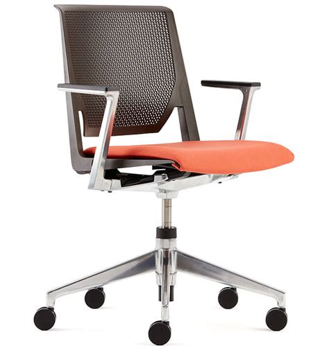 From responsive comfort to high ergonomic performance, there's a very chair for everyone, for visual. HAWORTH - Very Conference Chair - SYSTEMCENTER
