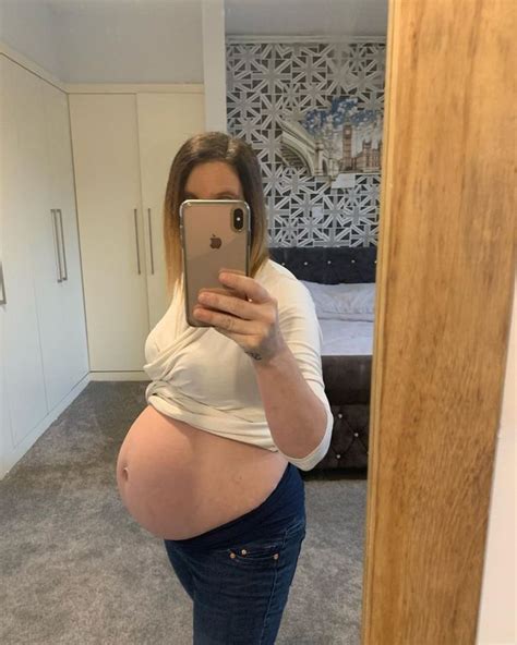 Pregnant Mum Of Sue Radford Shows Off Baby Bump At Weeks To Instagram Fans Mirror Online