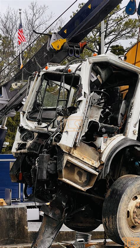 In Photos: Garbage Truck Slams into GSP Toll Plaza - The Lakewood Scoop