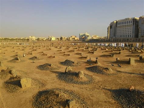 Tanah perkuburan di jalan kubor merupakan pusara diraja orang islam yang bersejarah di kawasan kejiranan kampong gelam, singapura. Perkuburan Baqi (Jannatul Baqi) | Kisah Nabi & Rasul