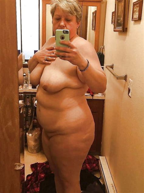 Granny Nude Selfie Porn Pictures