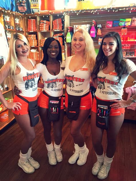 Carmin On Twitter Last Day In The Original Hooters Uniforms Qxbmfgyskw