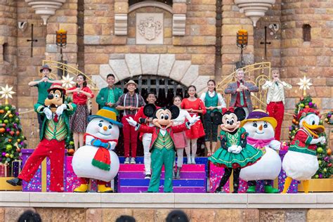 Christmas At Hong Kong Disneyland Accidental Travel Writer