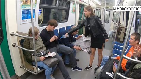 A viral tweet is a post shared by a large number of people quickly. TN Tecno on Twitter: "Video viral contra el "manspreading": les tiran lavandina en la ingle a ...