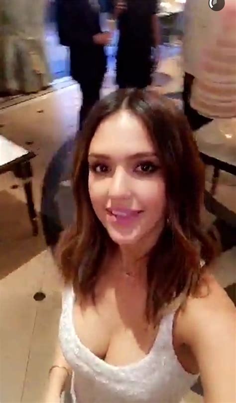 Jessica Alba Cleavage Pics The Fappening