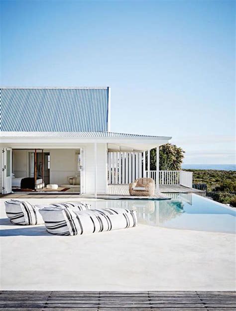 Home Inspiration White Beach House With Images Modern Beach House