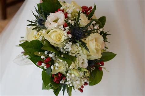 While color will play a major role in the 2021 wedding flower trends, couples are also going back to the basics for this fun wedding flower trend is another idea that we can't wait to see more of. Love Crear Weddings :: December Flowers