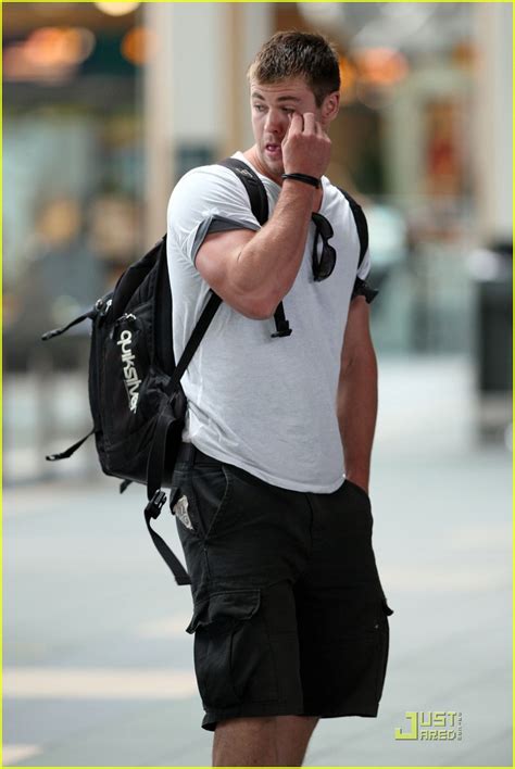 Chris Hemsworth Is Thunder God Thor Photo 2114071 Chris Hemsworth Photos Just Jared