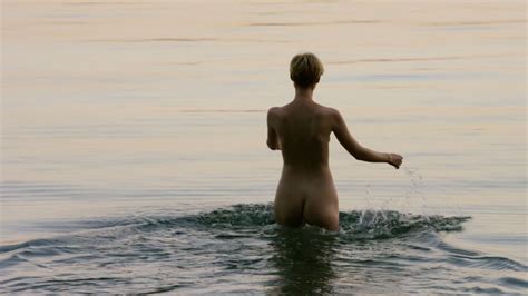 Elizabeth Debicki Nude And Sexy Photos The Fappening