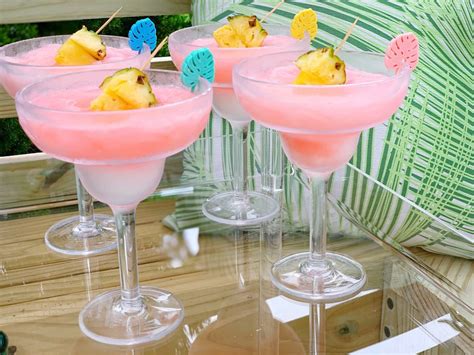 Chi Chi Cocktail Recipe The Best Tropical Frozen Beach Drink Were The Joneses