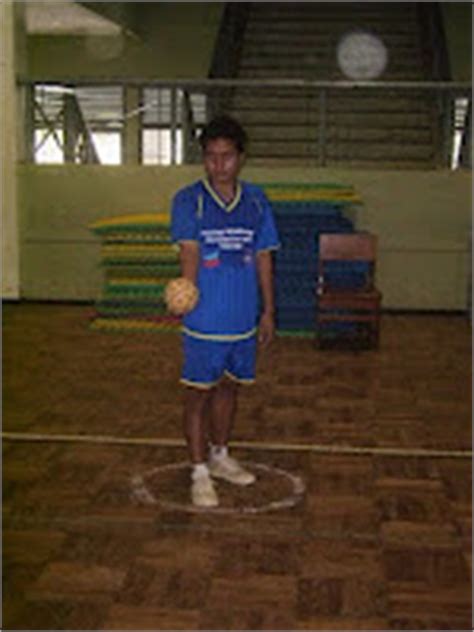 Kaki utama berlaku apabila bawah bola melepasi kepala. Kemahiran Asas Dalam Sepak Takraw | Waktu Solat Dot Net