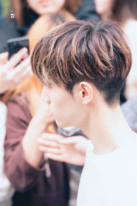 Middle parted curly hair can also resonate with the eboy fashion and charles melton successfully proves it. Korean Eboy Haircut - Korean Idol
