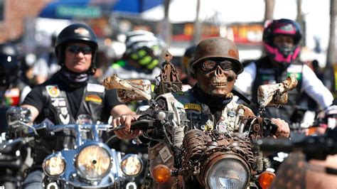Hundreds Of Thousands Of Motorcycle Riders Expected In Florida For Bike