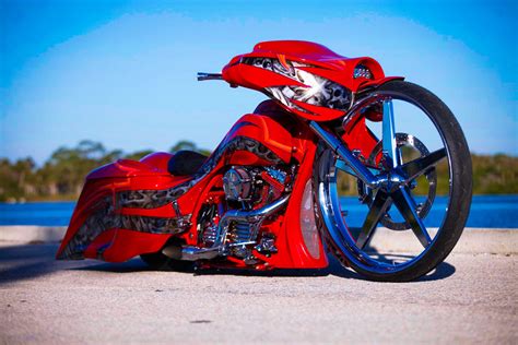The Worlds First 32 Wheel Custom Street Glide Bagger Harley Davidson