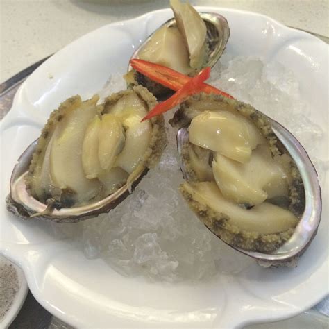 Elle valorise la féminité et la perception du beau. Super fresh Abalone | Food, Vegetables, Fresh