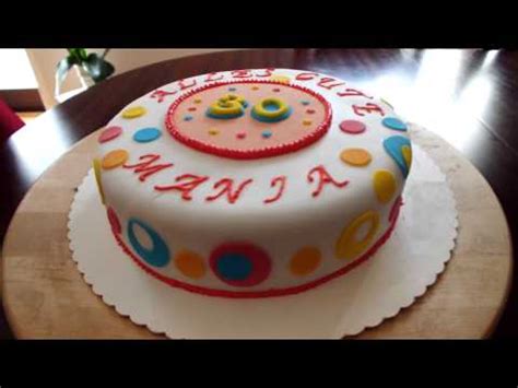 Ihre gäste werden sie für ihre kreativität und ihre fingerfertigkeit bewundern! Torte mit Fondant dekorieren - YouTube