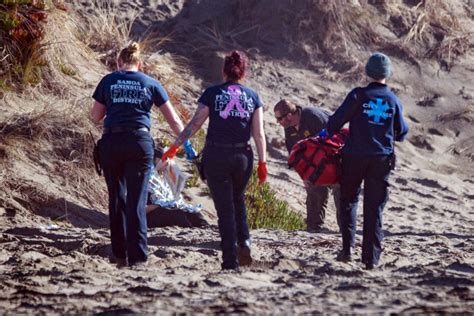 emergency at the jetty photos and video for woman swept into the water redheaded blackbelt