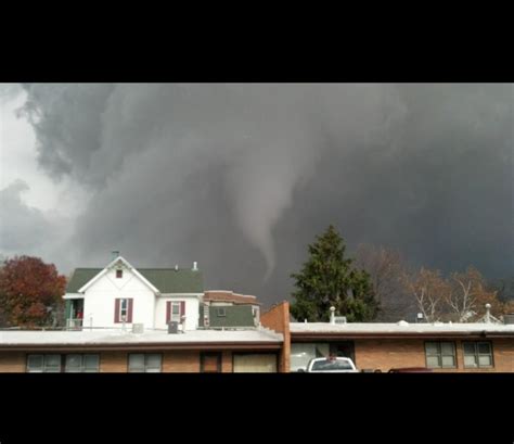 Massive Photo Gallery Tornadoes Rip Through Illinois Update 920pm