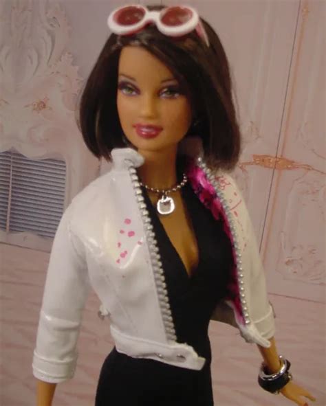 Mattel Barbie Basics Collection 001 Model 11 Teresa Doll With Hello