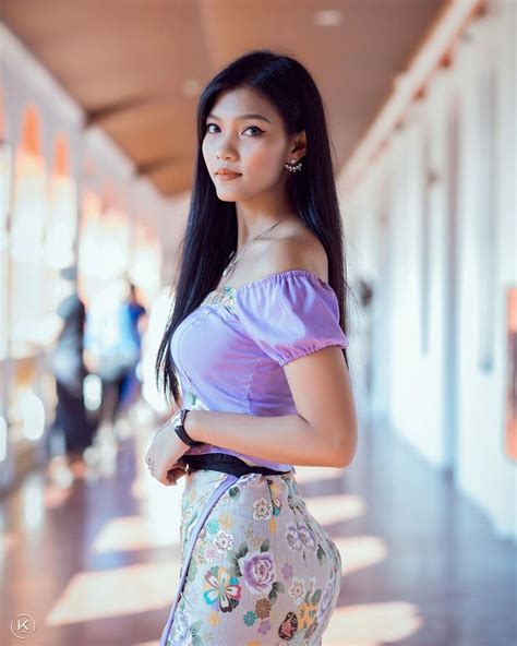 Pin By Kyaw Thatko On Myanmar Dress Beautiful Thai Women Beautiful Asian Girls Beautiful