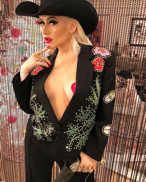 Christina Aguilera Suffers Major Wardrobe Malfunction