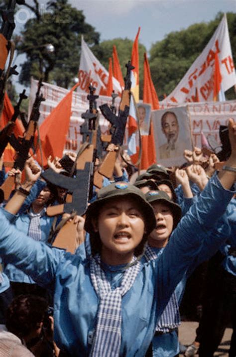 The fall of saigon, also known as the liberation of saigon, was the capture of saigon, the capital of south vietnam, by the people's army of vietnam (pavn) and the viet cong on 30 april 1975. 75 Color Photographs That Capture the Fall of Saigon in ...
