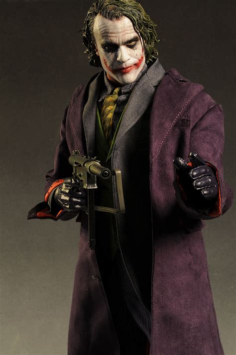 review and photos of joker dark knight batman masterpiece hd figure by enterbay