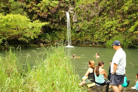 Guide Road To Hana Waterfalls