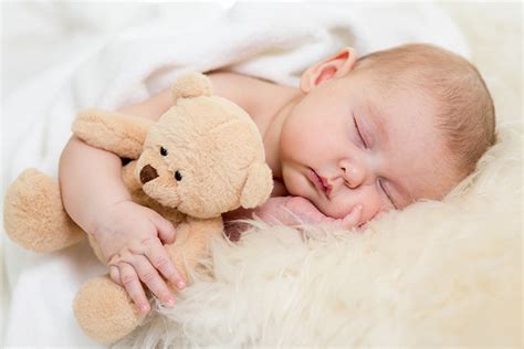 6 Aylık Bebek Gelişimi: Uyku, Beslenme, Aşı Takvimi ...