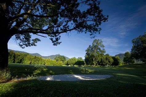 Whether you're an experienced golfer or playing for the first time, here you can do it alone or with the help of the staff. Hole 25 - Meru Valley Golf Resort