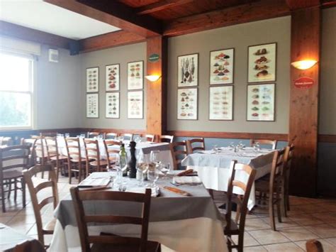 Albergo della torre is set 3.5 km from broletto, and boasts a bar and a lobby. ALBERGO RISTORANTE DELLA TORRE, Cernobbio - Ristorante ...