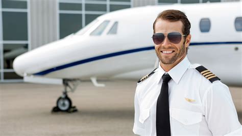 Bagaimana Cara Menjadi Pilot - Syarat Menjadi Pilot Pria